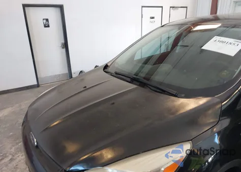 2013 Ford Escape S z USA, uszkodzony, nr VIN 1FMCU0F74DUD30496